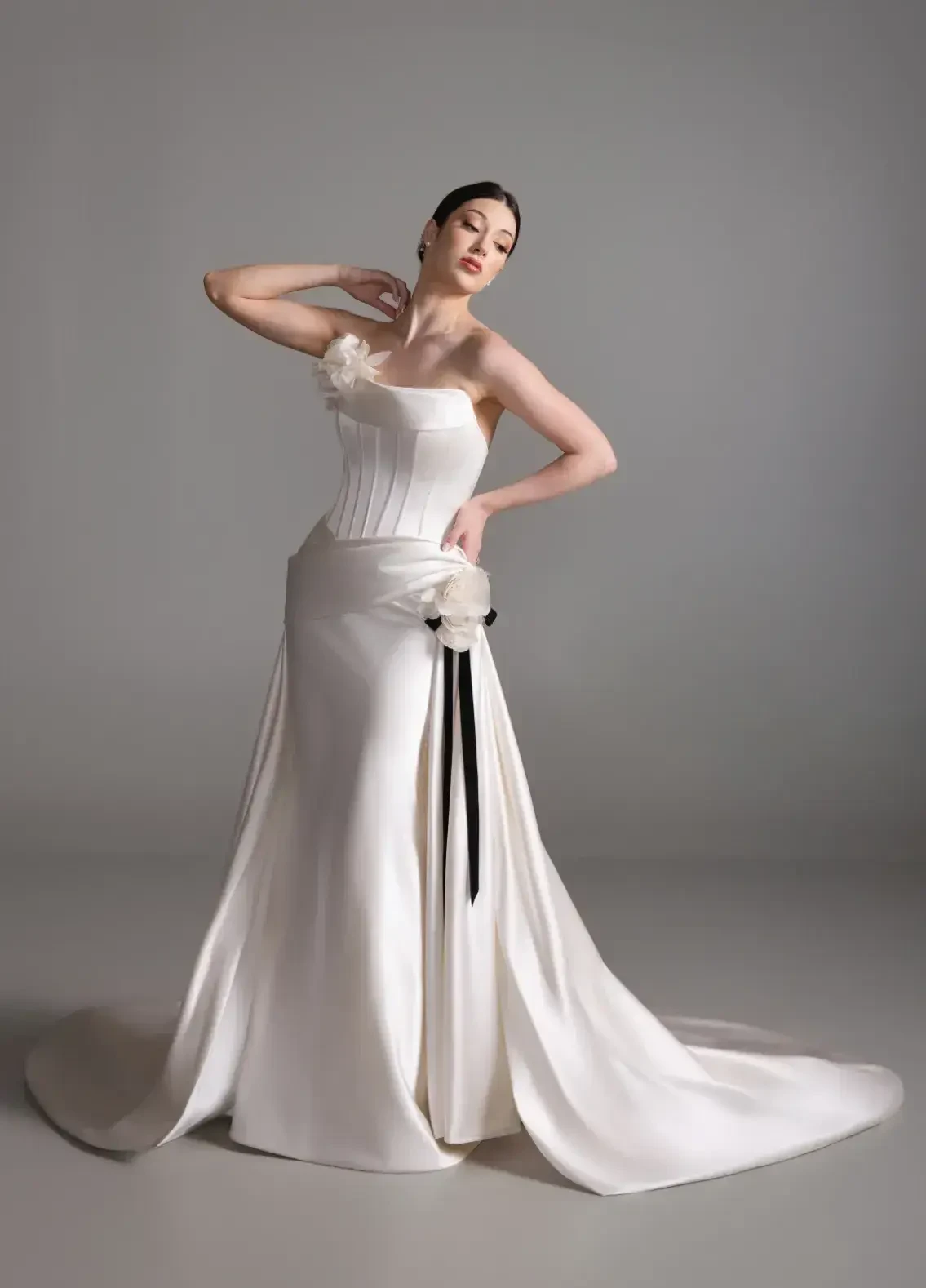Basque Waist Revival: The Romantic Trend Defining 2026 Bridal Fashion. Desktop Image